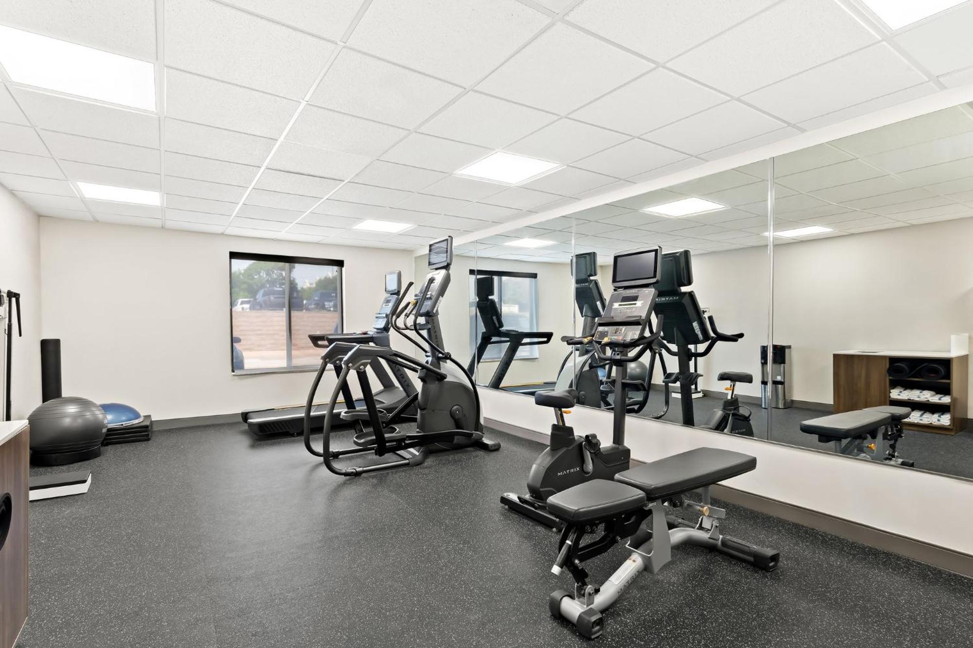 Holiday Inn Express & Suites Perry By Ihg Buitenkant foto